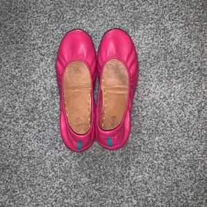 Pink/fuchsia size 8 tieks